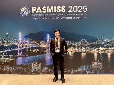 Research presentation in Busan, Korea · 2025, photograph 2