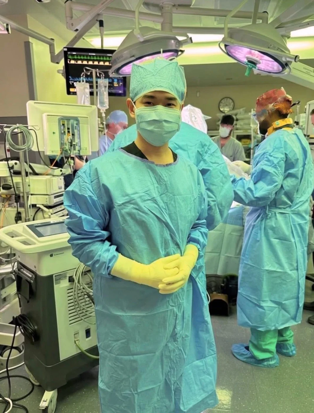 Dr. Ratchatapak in surgical attire during USA spine surgery training